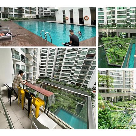 Infinity Pool Dorms Klcc View By Regalia Hostel Kuala Lumpur Exterior photo